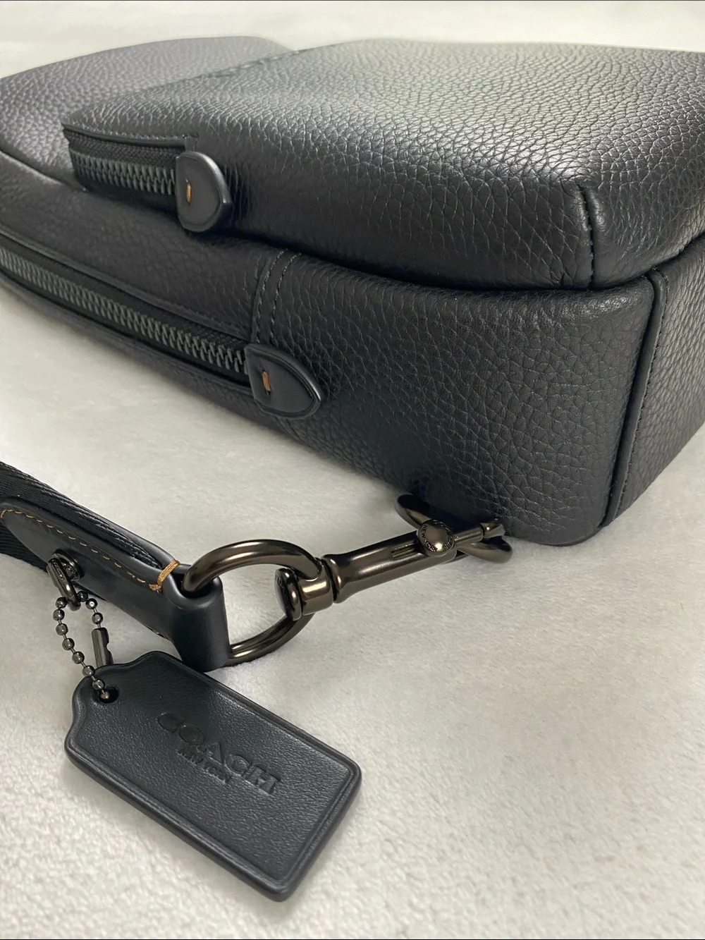 Coach Gotham Pack Shoulder/Crossbody Sling Bag | Black